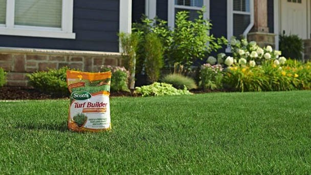 When to Apply Scotts Turf Builder & How to Use