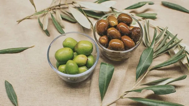 can-you-eat-raw-olives